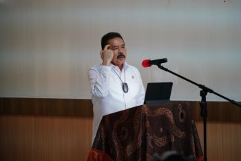 Jaksa Agung ingatkan jajarannya rapatkan barisan lawan koruptor