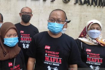 Korban penipuan CPNS serahkan bukti catut nama Anies Baswedan