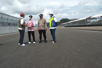 Minister reviews transportation readiness for WSBK in Mandalika
