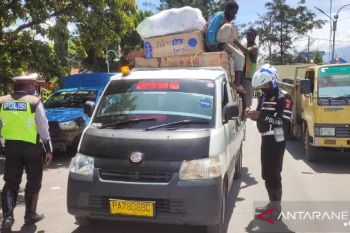 Satlantas Polres Jayawijaya tahan 14 mobil tak punya surat