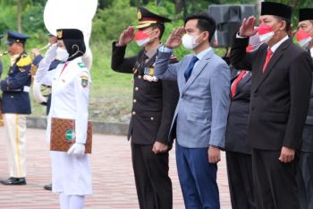 Gibran: Pahlawan masa kini berjasa dalam pandemi COVID-19