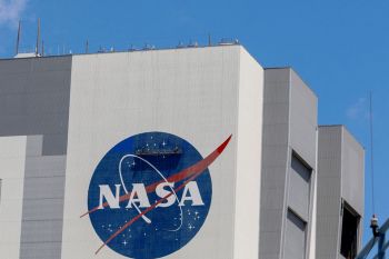 NASA tangguhkan jadwal pendaratan awak di bulan hingga 2025