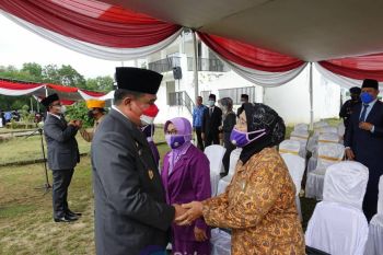 Bupati Lampung Tengah pimpin upacara peringatan Hari Pahlawan