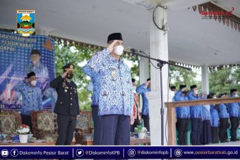 Sekda Pesisir Barat pimpin upacara peringatan Hari Pahlawan