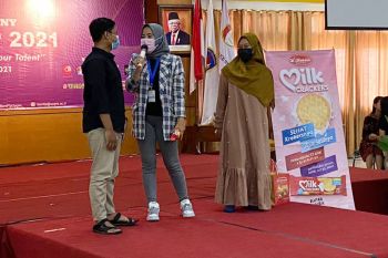 Kokola kenalkan Milk Crackers, camilan sehat ke mahasiswa di Semarang