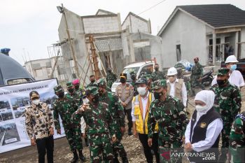 Penyerahan Rumah Pahlawan Kepada Ahli Waris Prajurit KRI Nanggala-402