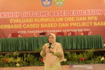 72 dosen UNRI dibekali kemampuan susun rencana pembelajaran semester