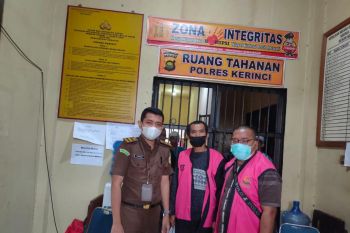 Kejari Sungai Penuh tahan mantan kades terkait korupsi dana desa