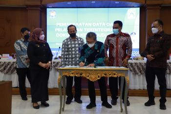 Sleman melakukan kerja sama layanan dokumen kependudukan melalui SIAK