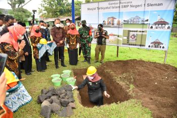 Bupati Sleman minta PTM dan kegiatan ibadah tetap patuhi SOP prokes