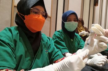 Pekanbaru target vaksinasi 500 lansia per Puskesmas