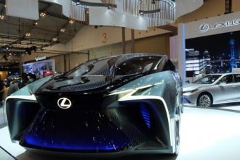 Lexus unjuk gigi mobil elektrifikasi