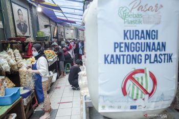 Kiat mengurangi penggunaan plastik