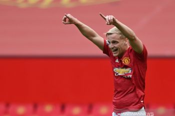 Donny van de Beek bulatkan tekad tinggalkan MU