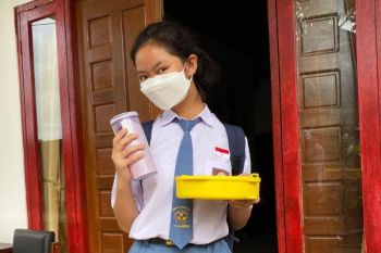 Legislator Gumas ingatkan PKL tidak layani pelajar makan di tempat