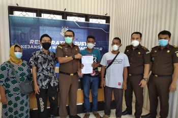 Kajari Inhu hentikan perkara lalu lintas antara Ar dan AI