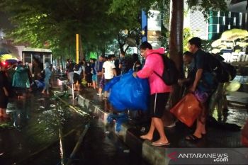Satgas PPLN bubarkan demonstrasi imigran di depan kantor perwakilan UNHCR Makassar