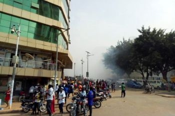 Tiga ledakan bom bunuh diri terjadi di ibu kota Uganda