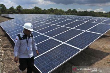 Perkantoran di  Riau dipasangi solar panel penuhi kebutuhan listrik