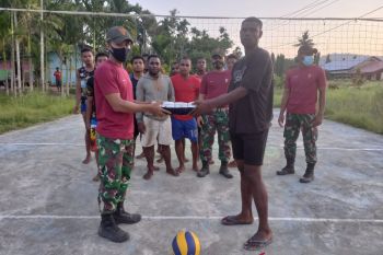 Warga perbatasan RI-PNG dibantu alat olahraga