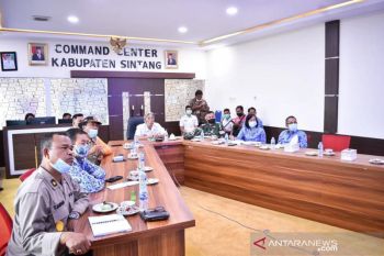 President sends 5,000 aid packages for flood victims in W Kalimantan