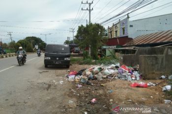 Pemkot Kendari akan menutup tempat penampungan sampah di pinggir jalan