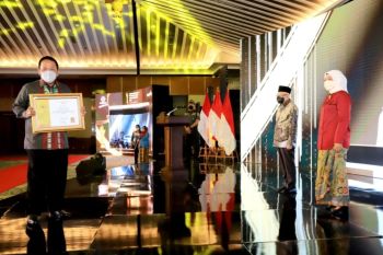 Dukung pelaku usaha, Gubernur Lampung raih piagam Penghargaan Bidang Ketenagakerjaan Paramakarya
