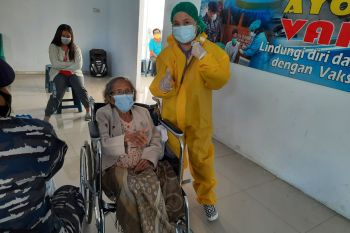 Lantamal VI Makassar sasar lansia untuk divaksinasi