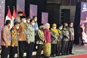 Wapres serahkan penghargaan Paramakarya 2021 kepada 12 gubernur