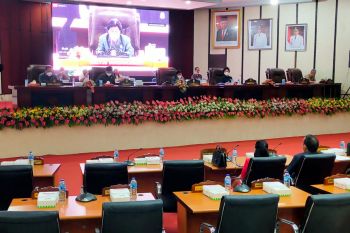 DPRD - Pemkot Manado tetapkan APBD 2022