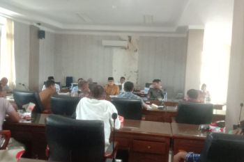 DPRD Pasbar kecewa karena PT BPP tidak hadir menyikapi tuntutan lahan plasma Sikabau