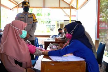 Ketua DPRD apresiasi gerai vaksin presisi Polres Majene Sulbar