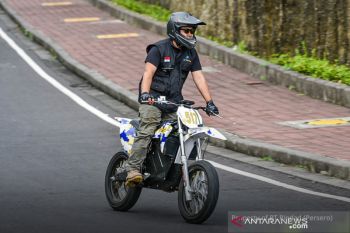Pindad memperkenalkan inovasi MotoEV di Mandalika