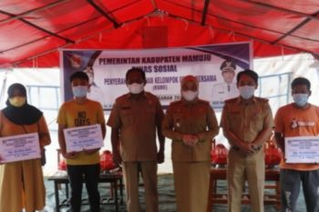 Pemkab Mamuju salurkan bantuan kepada 36 kube