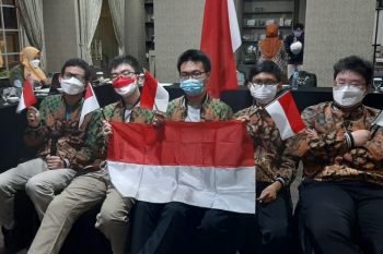 Tim Indonesia meraih lima medali di olimpiade astronomi dan astrofisika