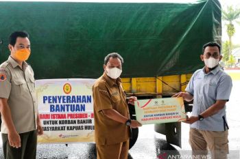 Presiden Jokowi bantu 3.000 paket sembako korban banjir di Kapuas Hulu