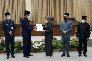 Pemkab Barut serahkan pidato pengantar nota keuangan RAPBD 2022