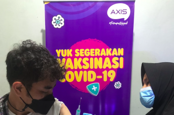 Sasar pelajar dan mahasiswa, AXIS dukung vaksinasi COVID-19 di Sumbar