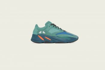 Ini tampilan dan harga Adidas YEEZY BOOST 700 Fade Azure