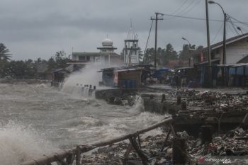 BMKG : Waspadai gelombang tinggi hingga 6 meter pada 3-4 Desember