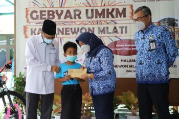 Bupati Sleman mendorong UMKM berani "go digital" pada masa pandemi