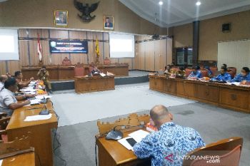 Legislator Kotim ingatkan retribusi daerah jangan bebani masyarakat