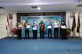 Kemenag Sulsel terima dua penghargaan dari Kementerian Keuangan