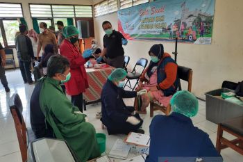 40 lebih disabilitas di Jember dapat bantuan kaki dan tangan palsu