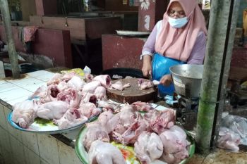 Disdag Mataram akan menerapkan pembayaran retribusi pasar non tunai
