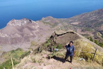 Status Gunung Ile Werung naik menjadi waspada