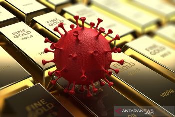 Emas menguat didorong pelemahan dolar dan kekhawatiran varian Omicron