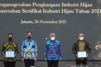 PT Semen Padang terima sertifikat industri hijau dari Kemenperin RI