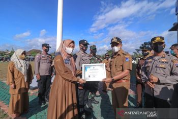 Pemkot Payakumbuh berikan penghargaan ke sejumlah pihak berkat vaksinasi 71 persen