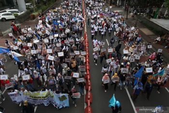 Unjuk Rasa Buruh di Surabaya